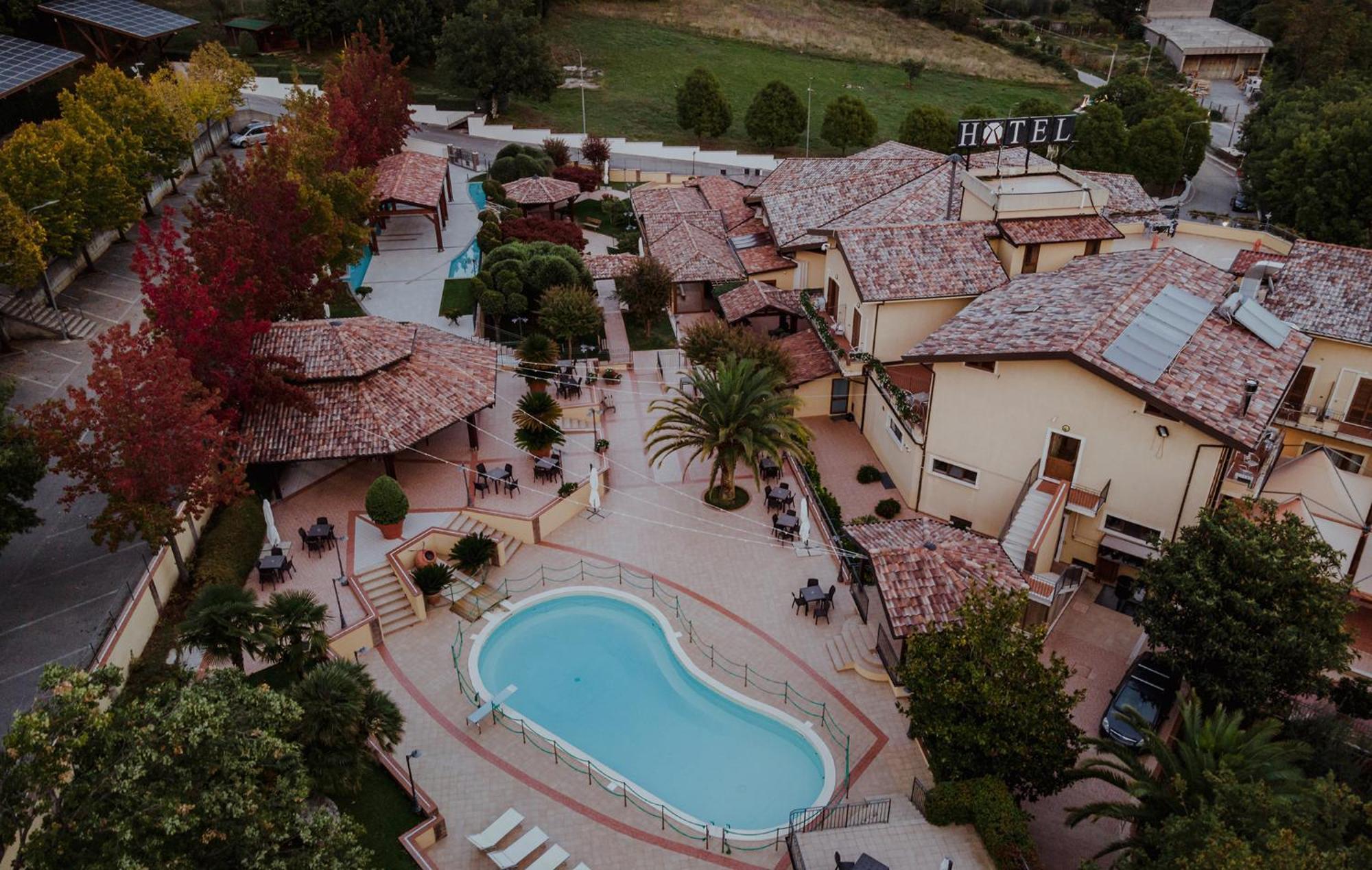San Raffaele Hotel Restaurant & Resort Castelluccio Superiore Extérieur photo