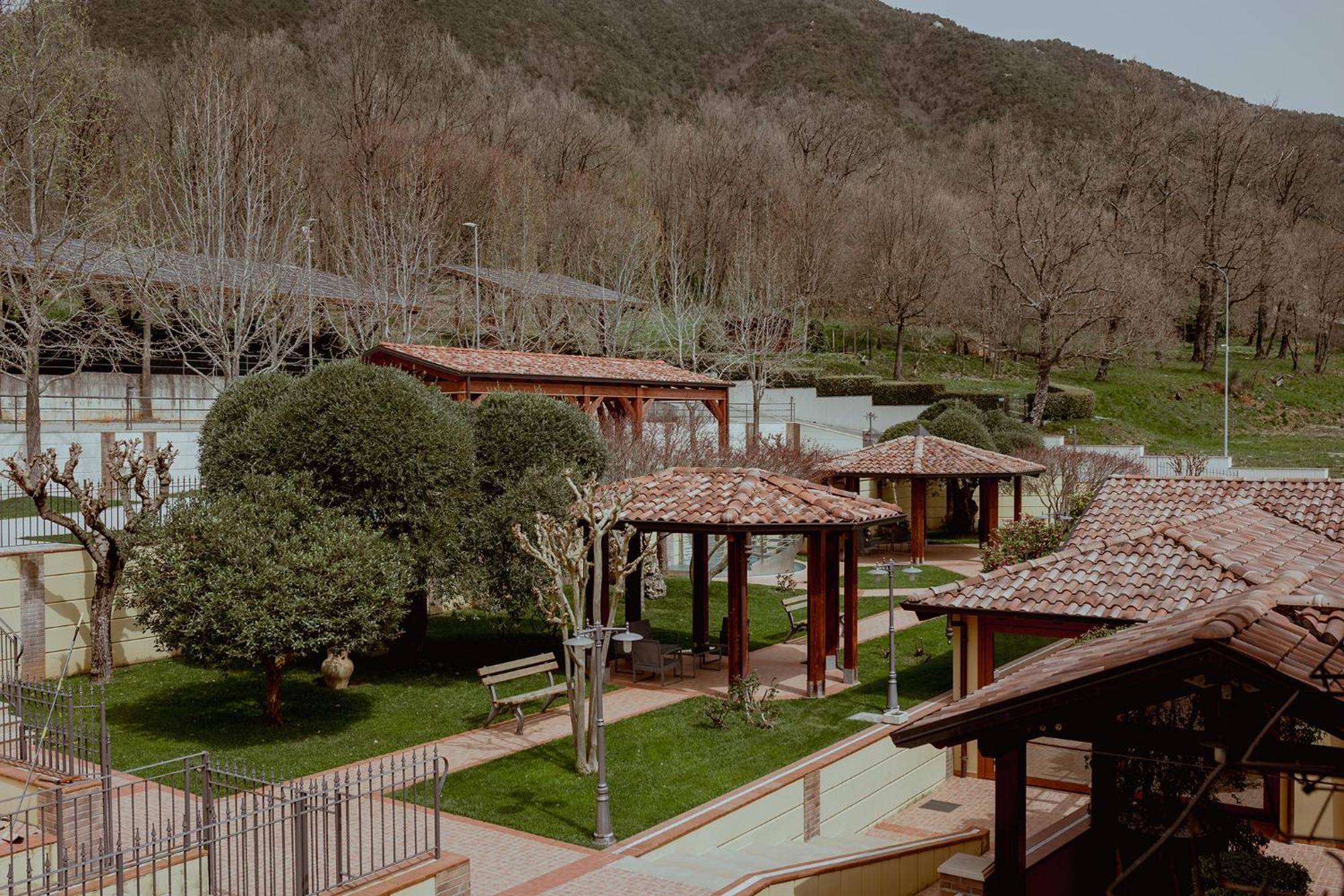 San Raffaele Hotel Restaurant & Resort Castelluccio Superiore Extérieur photo