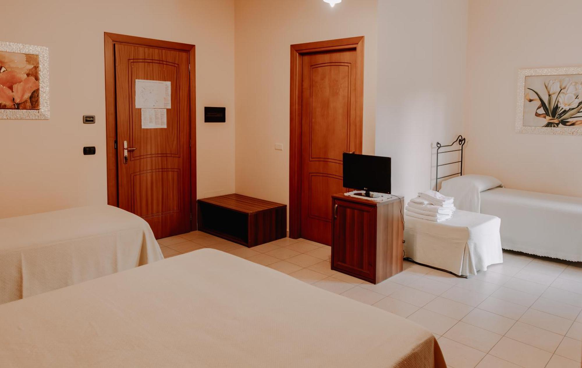 San Raffaele Hotel Restaurant & Resort Castelluccio Superiore Extérieur photo
